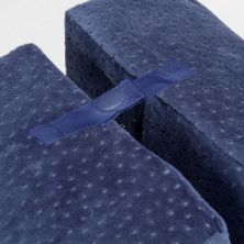 Almohada Pikolin Viscoelástica Para Piernas y Rodillas Color Azul Koren